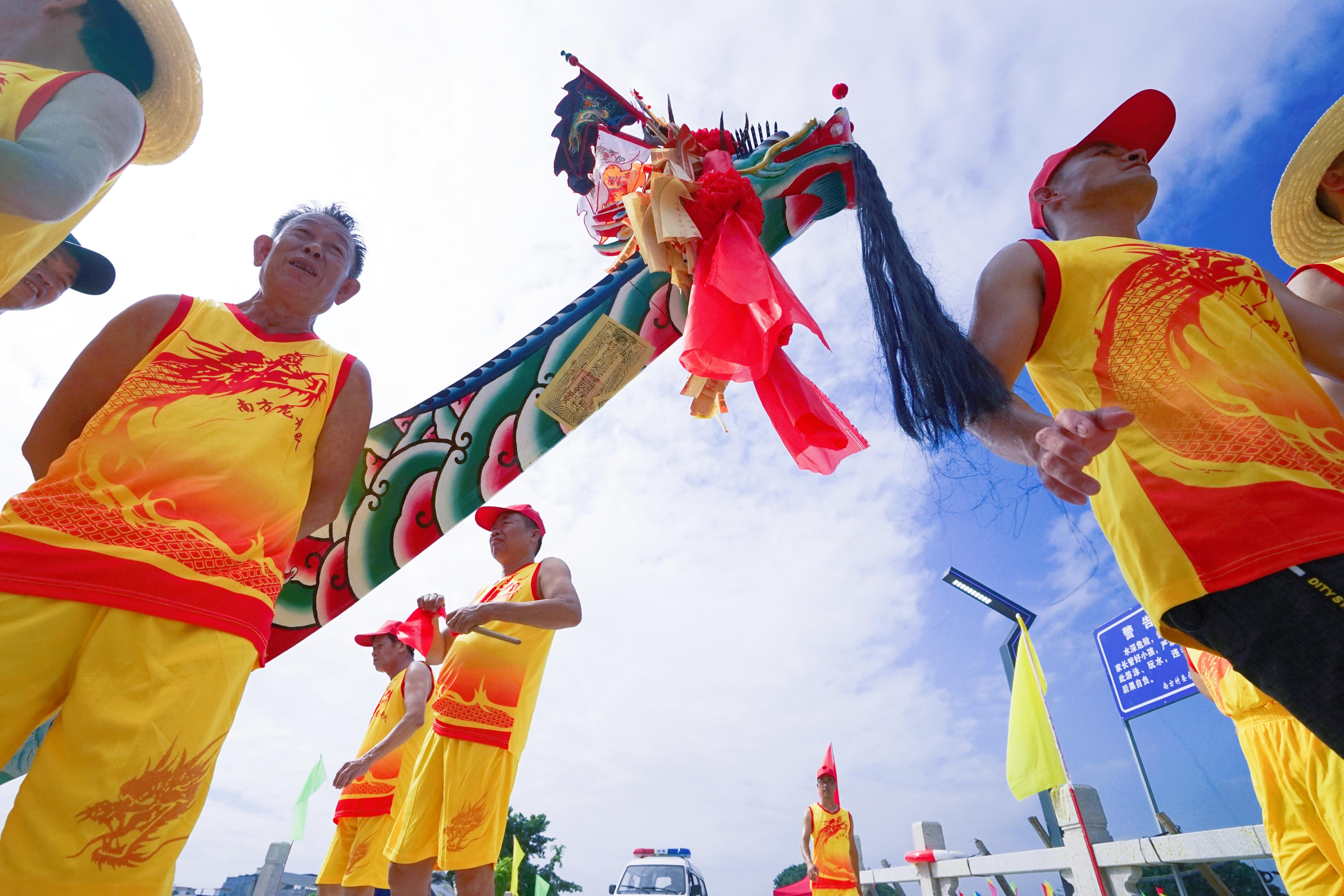 潮州潮安曾厝村村民祈求風(fēng)調(diào)雨順，國(guó)泰民安。陳興杰 攝